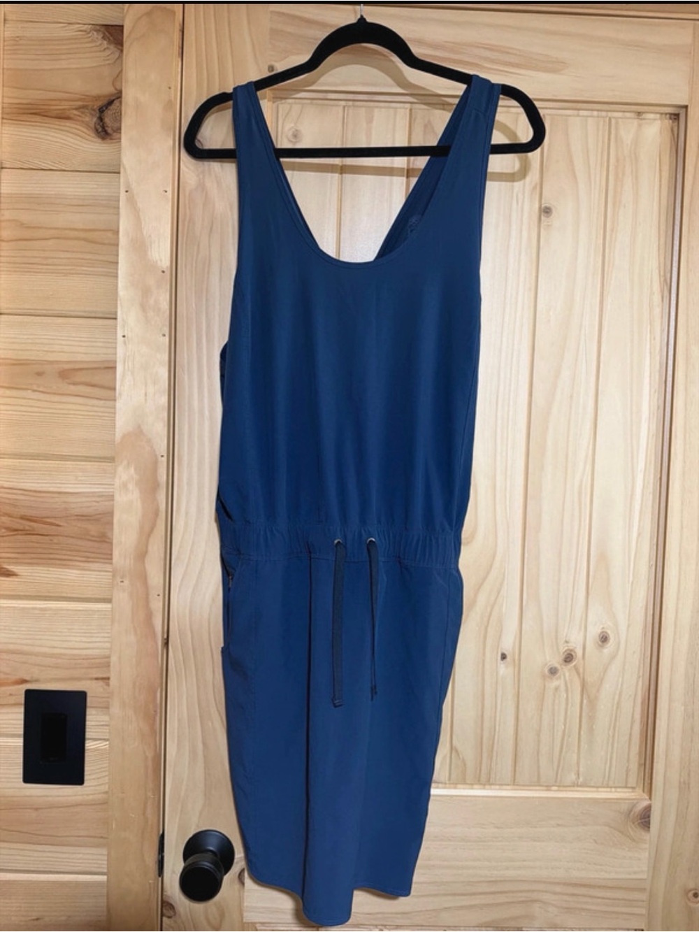 Patagonia dress navy blue athletic feel women’s large
